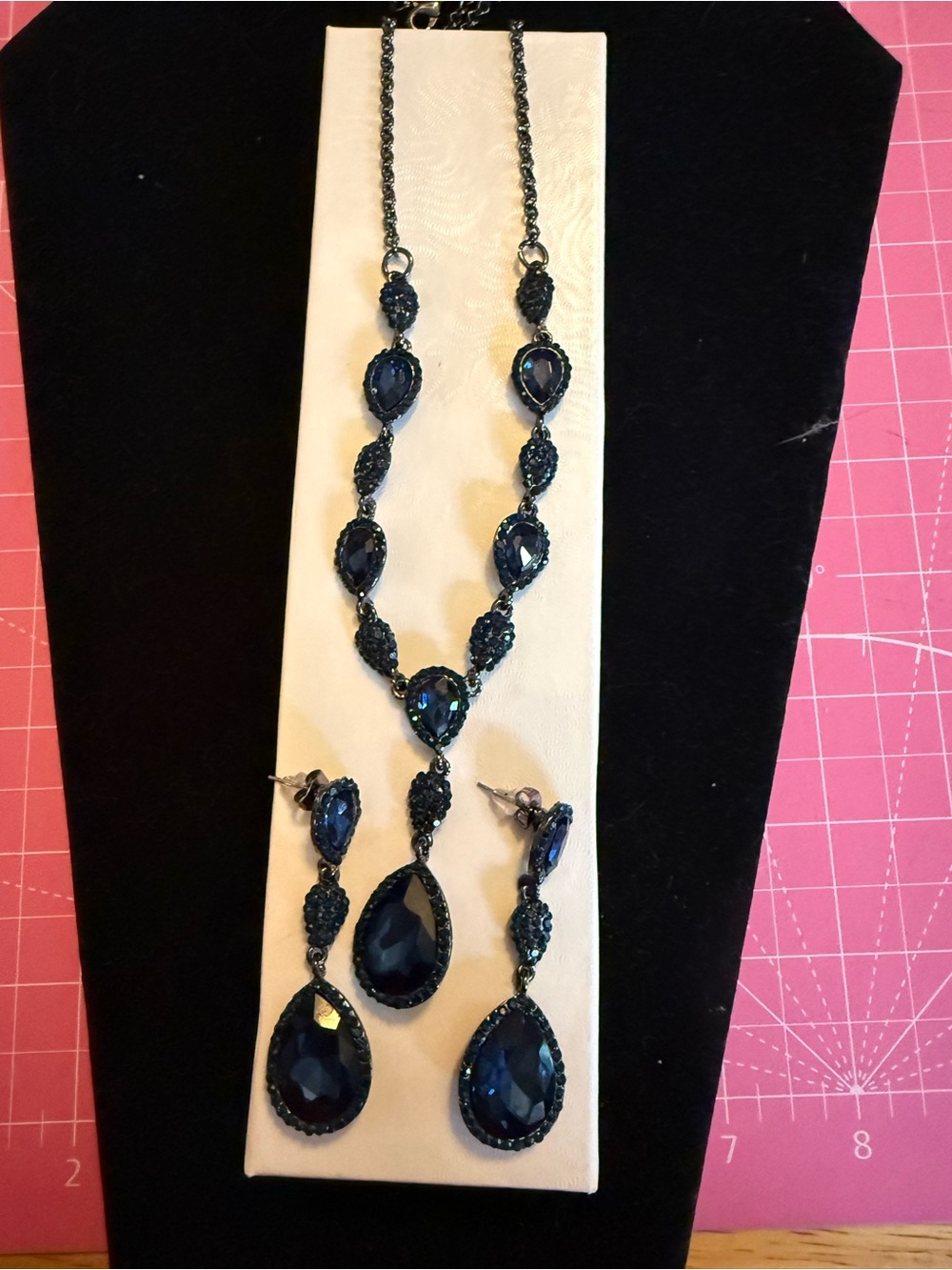Elegant Navy Blue Teardrop Necklace & Earring Set